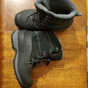 Women's NORTH FACE Lace Up Boots - Black and Gray